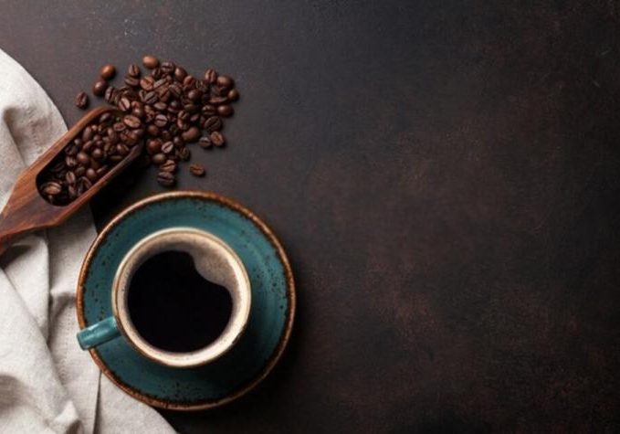 Ile działa kawa? Kiedy działanie kawy się wydłuża?